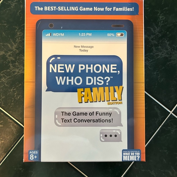 BRAND NEW SEALED FAMILY CARD GAME - NEW PHONE, WHO DIS? FAMILY EDITION - Picture 5 of 6